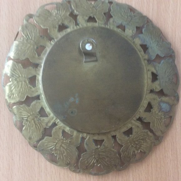 Two vintage brass England butterfly frames with vintage Chinese dragon prints - Picture 4 of 6